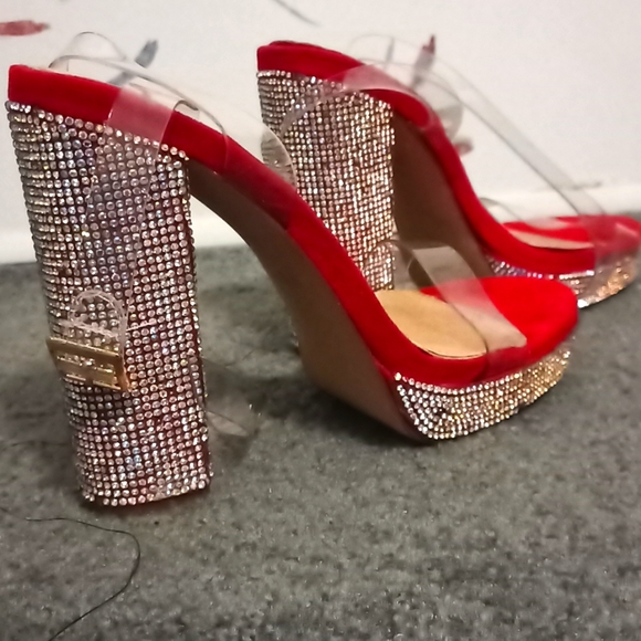 PRICE DROP!!!Vigo Fiore Dress Pumps s.7 - Picture 2 of 3